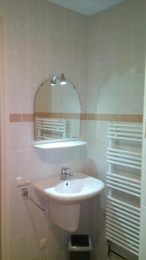 Uut In Thuus 21A Apartment Buren  Bagian luar foto